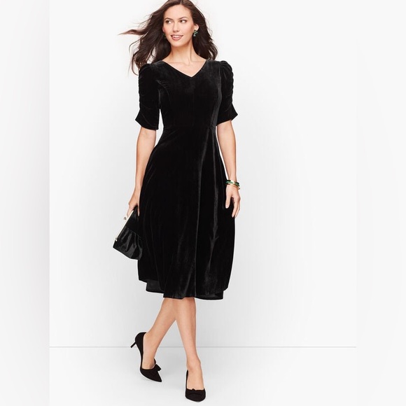 TALBOTS VELVET FIT & FLARE DRESS Women Sz 4 Holiday Party Cocktail Work Office - Picture 1 of 13